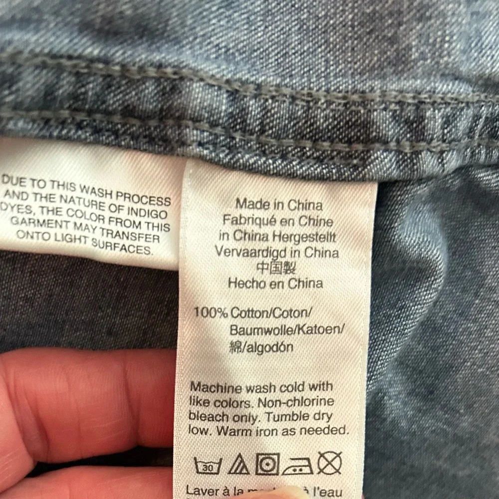 *Like New* J.Crew Woman’s Classic “Western Pearl Snap” Indigo Blue Denim Shirt - Picture 10 of 15